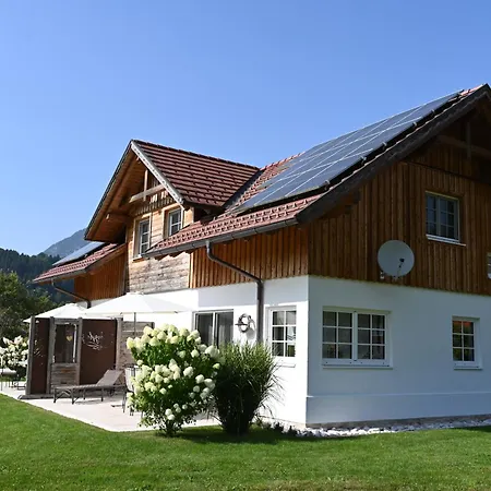 - - Mit Liebe Dekoriert Semesterbostad Oblarn